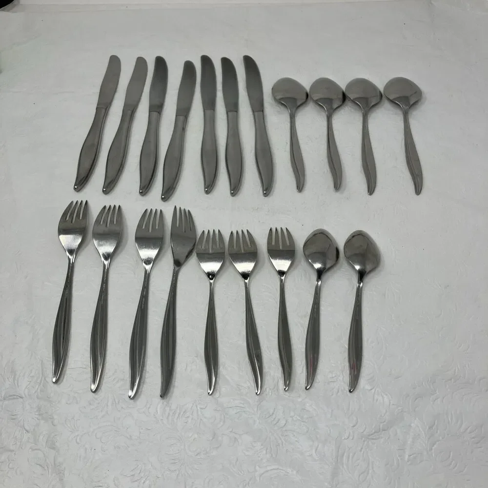 Oneida Oneidacraft Textura Flatware 20 pc Lot Forks Spoons Knives Stainless